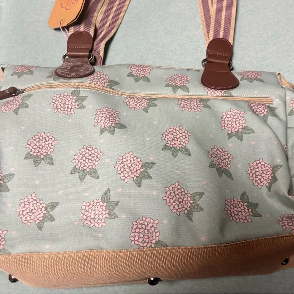 pink lining twins means